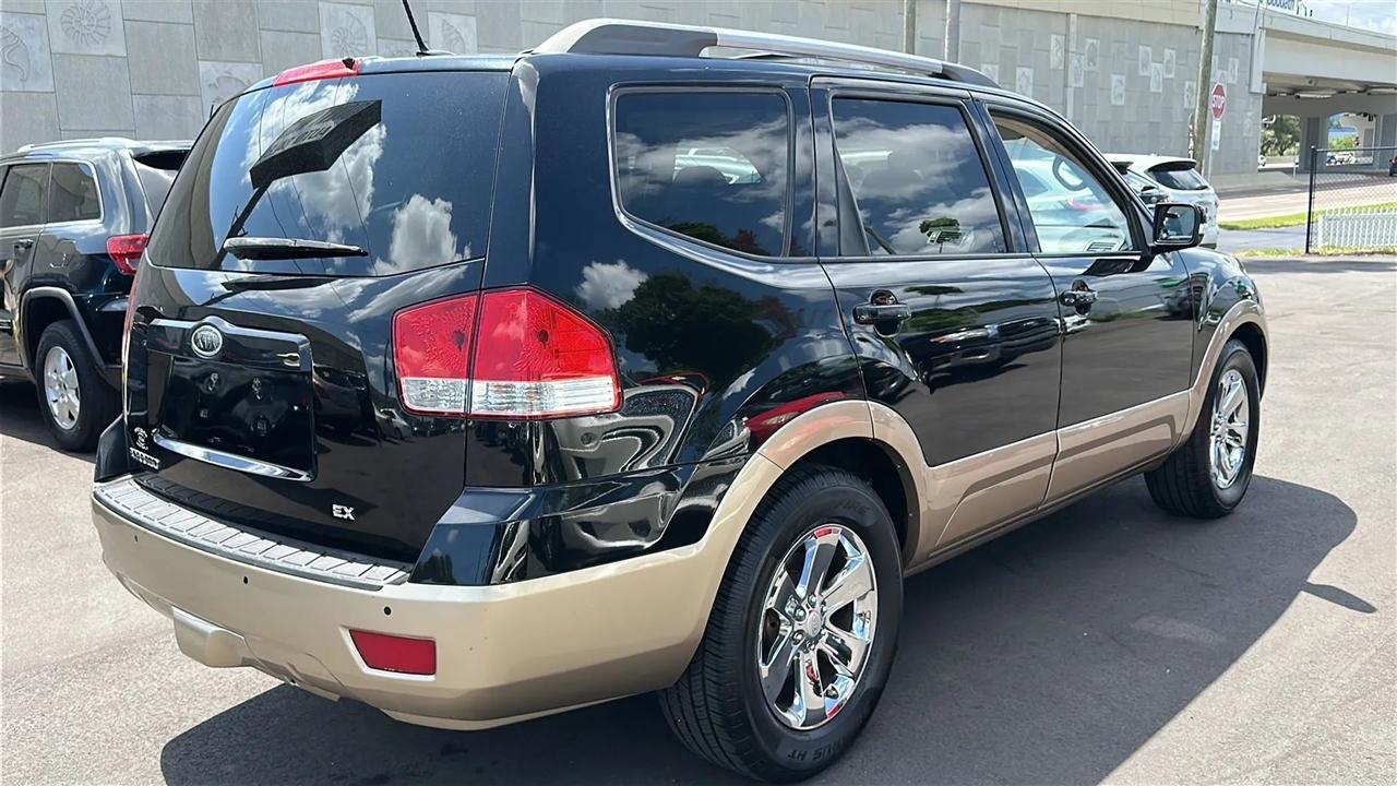 Kia Borrego 2WD 4dr V6 EX 2009