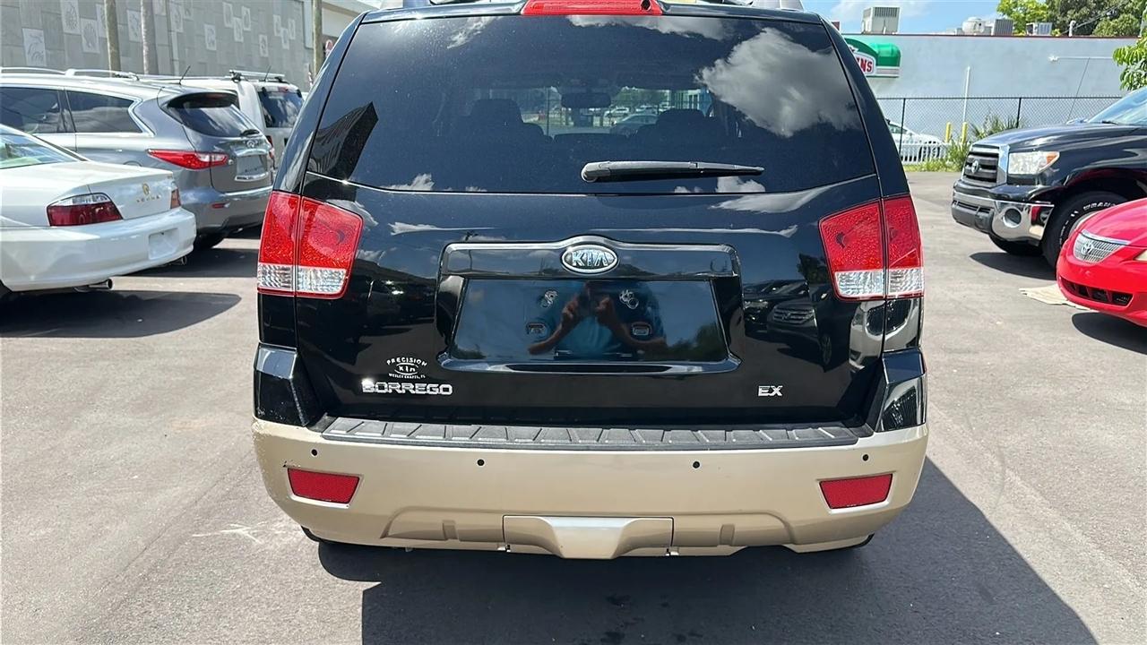 Kia Borrego 2WD 4dr V6 EX 2009
