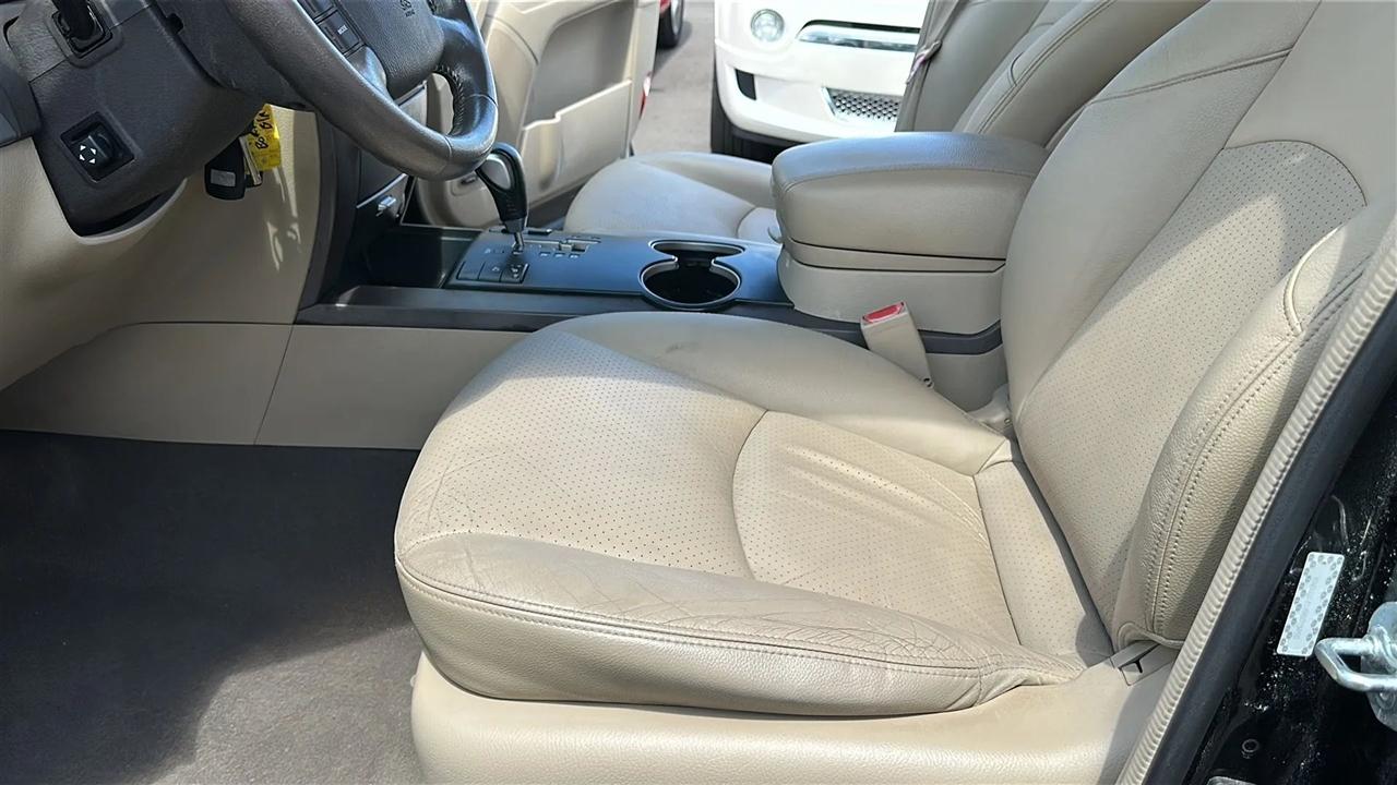 Kia Borrego 2WD 4dr V6 EX 2009