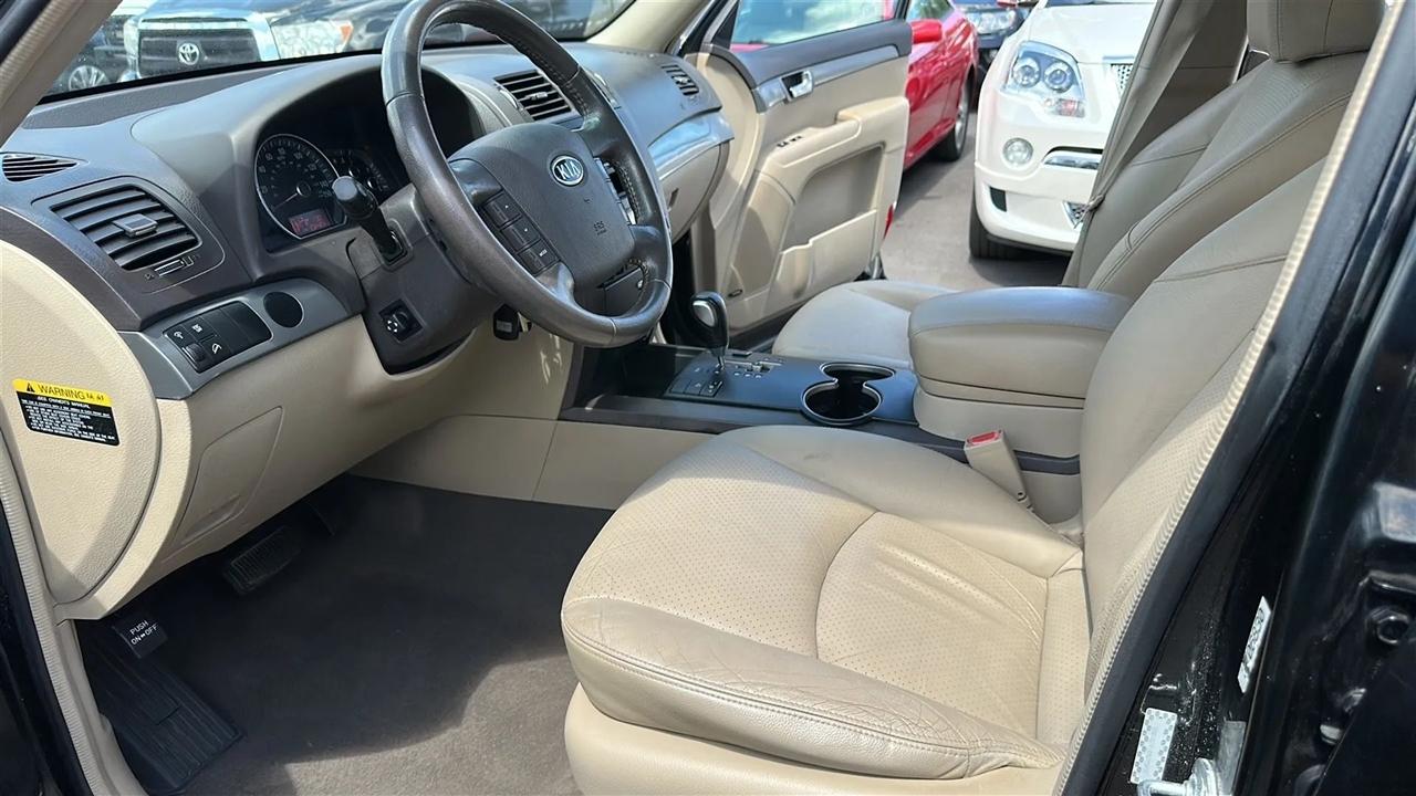 Kia Borrego 2WD 4dr V6 EX 2009