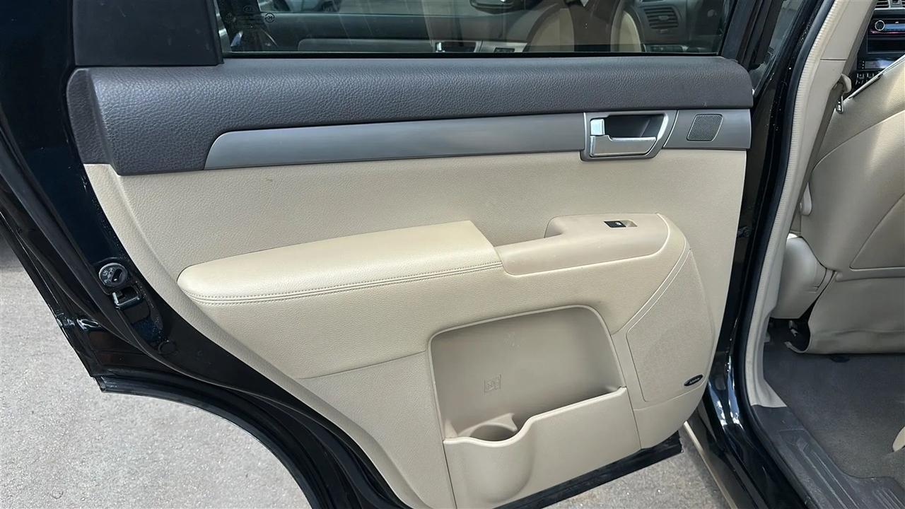 Kia Borrego 2WD 4dr V6 EX 2009