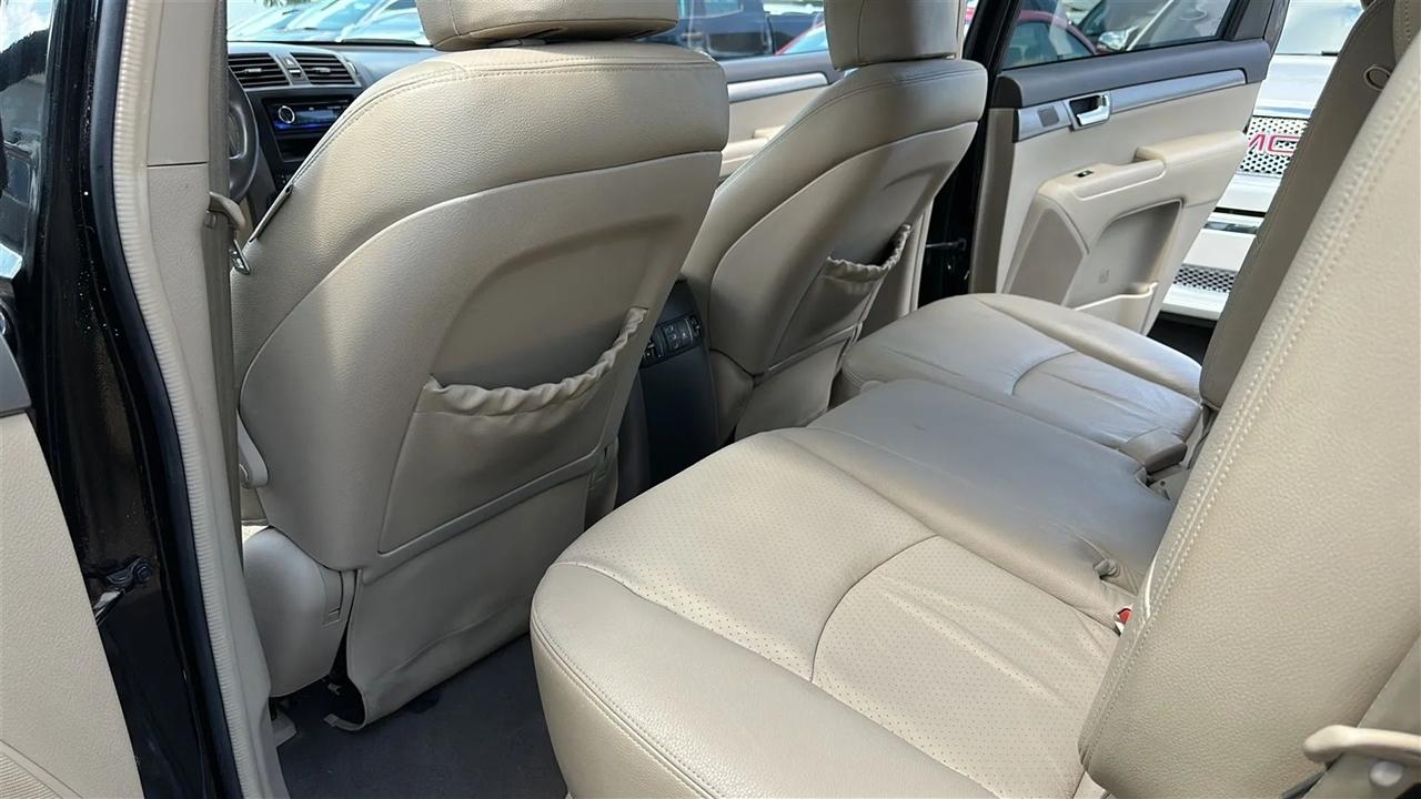 Kia Borrego 2WD 4dr V6 EX 2009