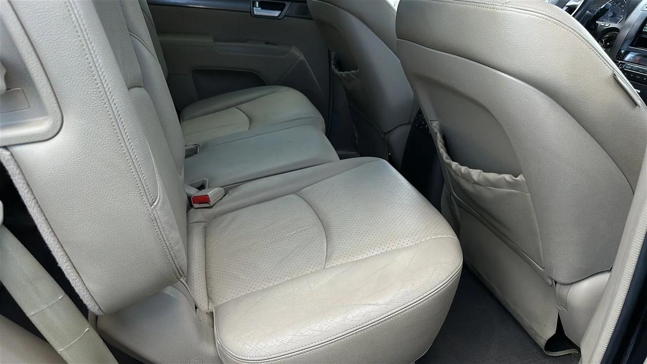 Kia Borrego 2WD 4dr V6 EX 2009