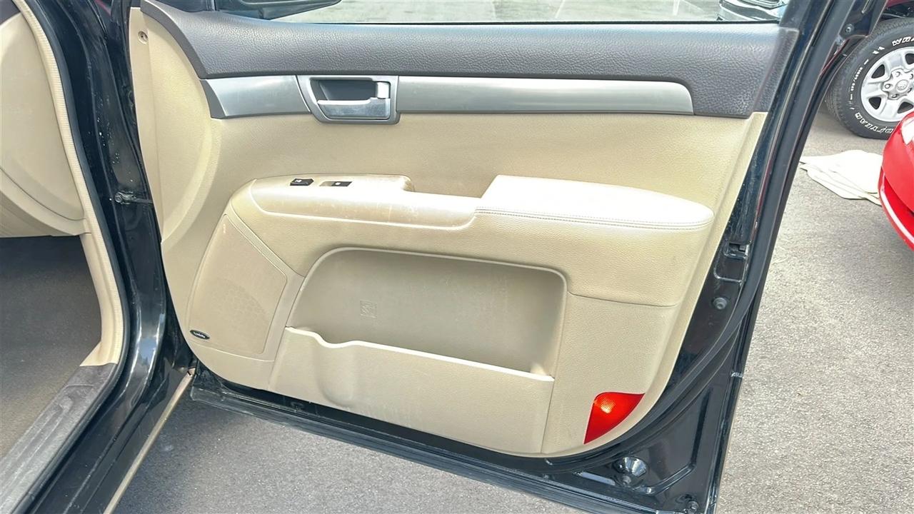 Kia Borrego 2WD 4dr V6 EX 2009