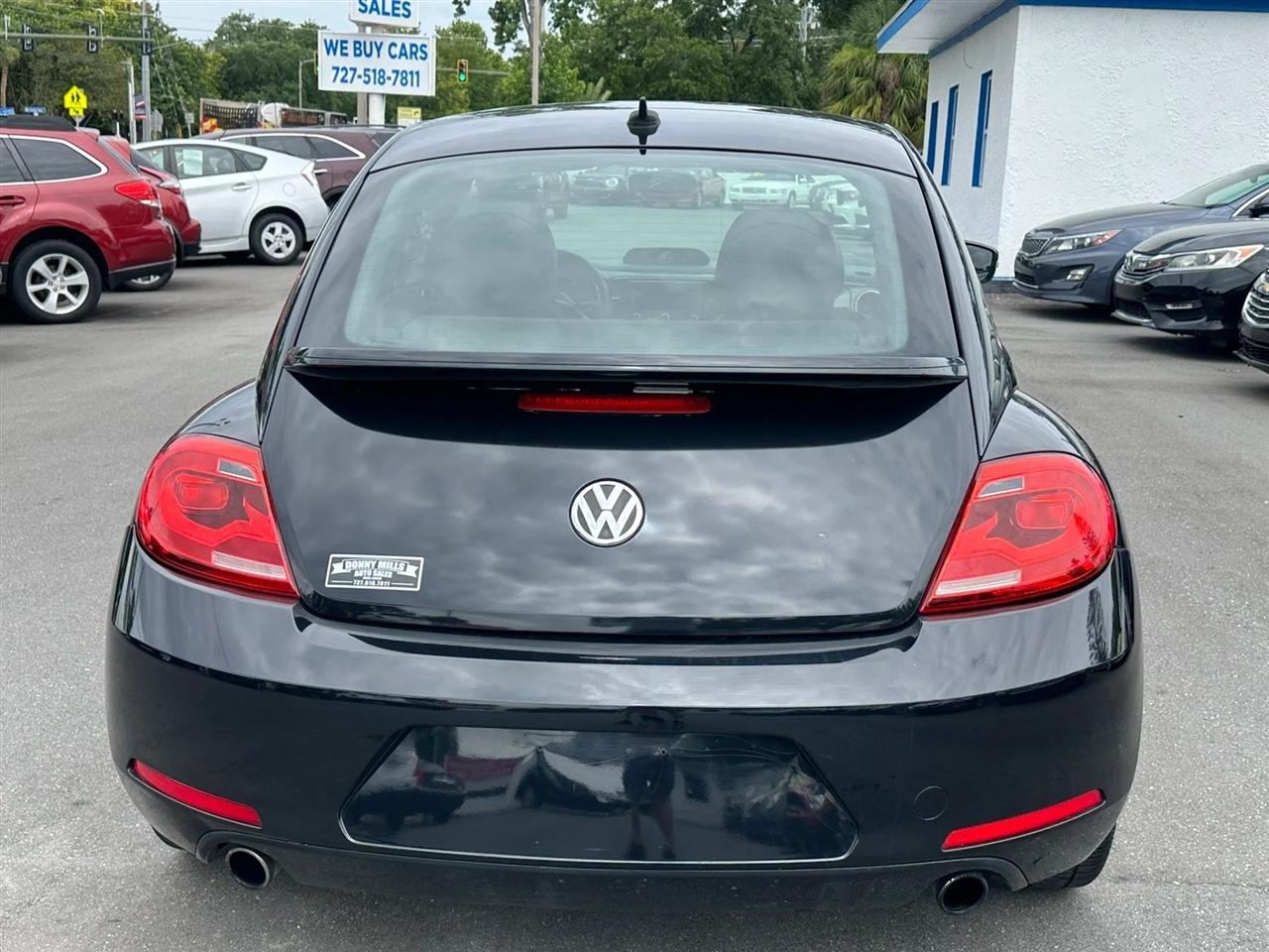 Volkswagen Beetle 2dr Cpe DSG 2.0T Turbo PZEV 2012
