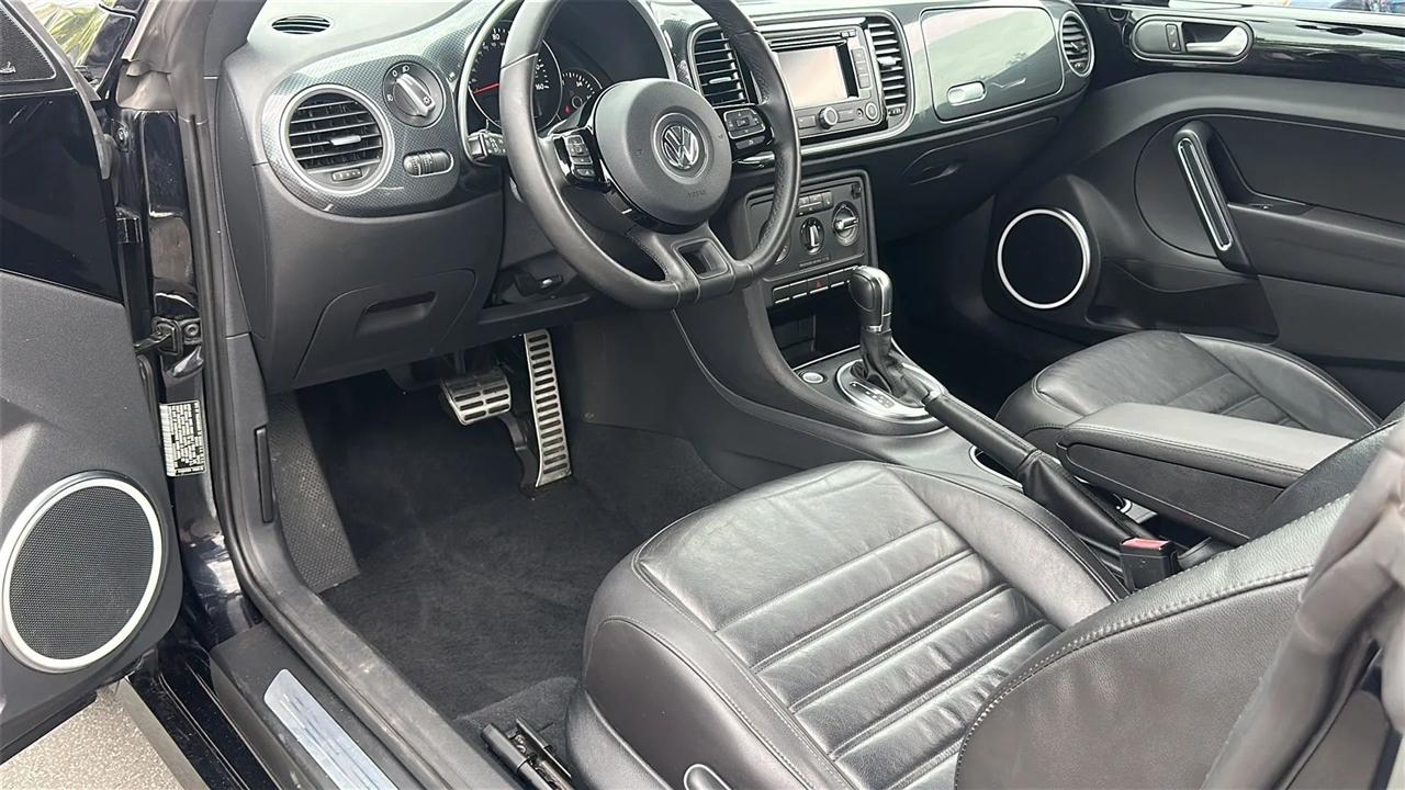 Volkswagen Beetle 2dr Cpe DSG 2.0T Turbo PZEV 2012
