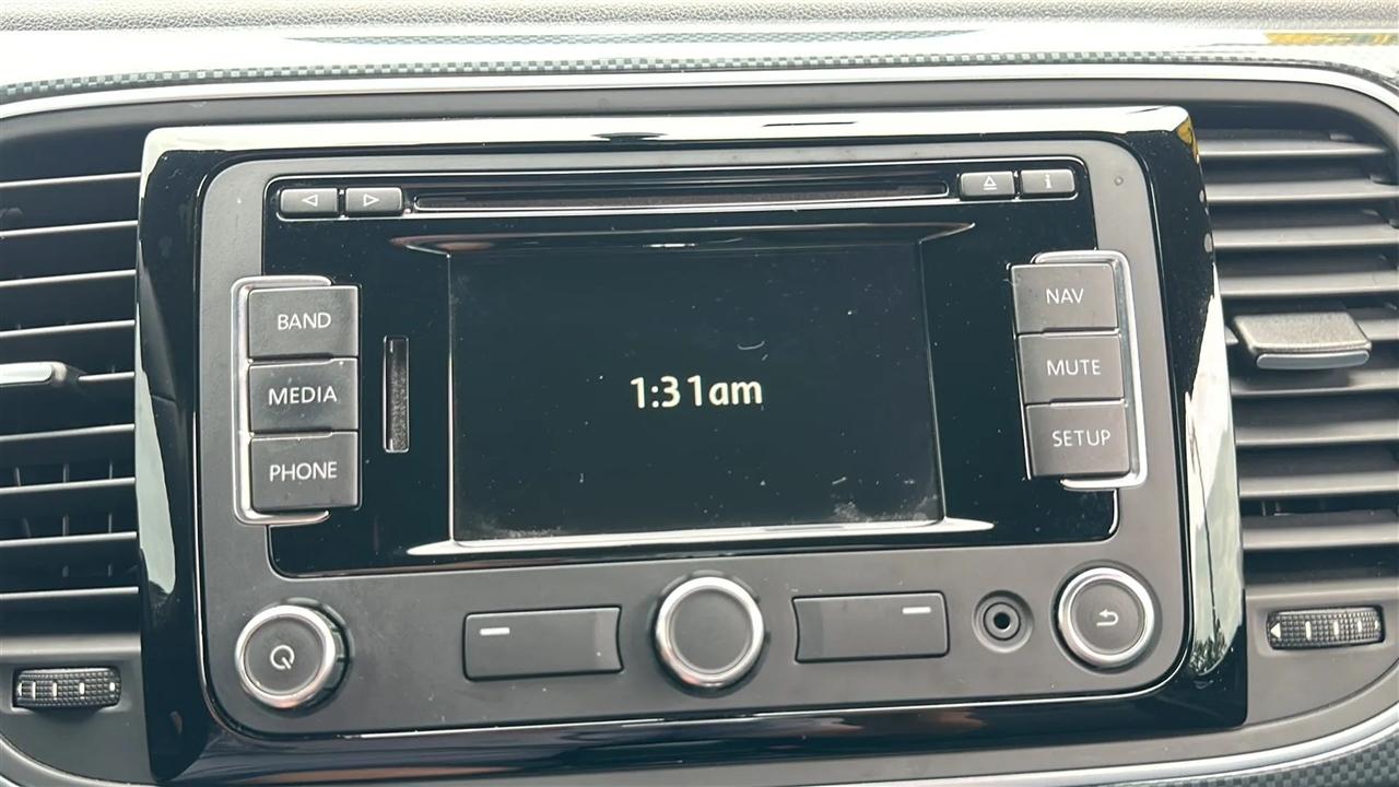 Volkswagen Beetle 2dr Cpe DSG 2.0T Turbo PZEV 2012