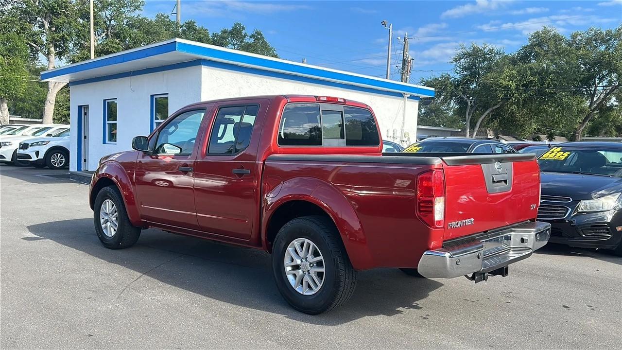 Nissan Frontier 2WD Crew Cab SWB Auto SV 2015