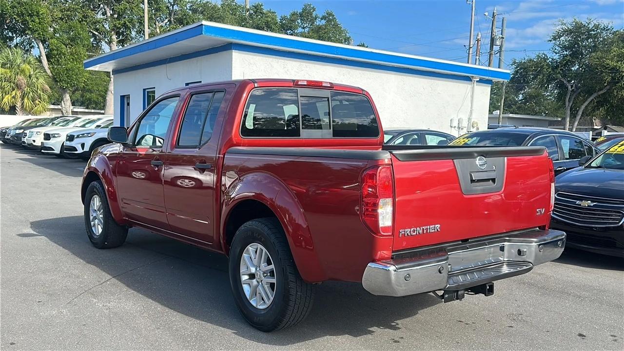 Nissan Frontier 2WD Crew Cab SWB Auto SV 2015