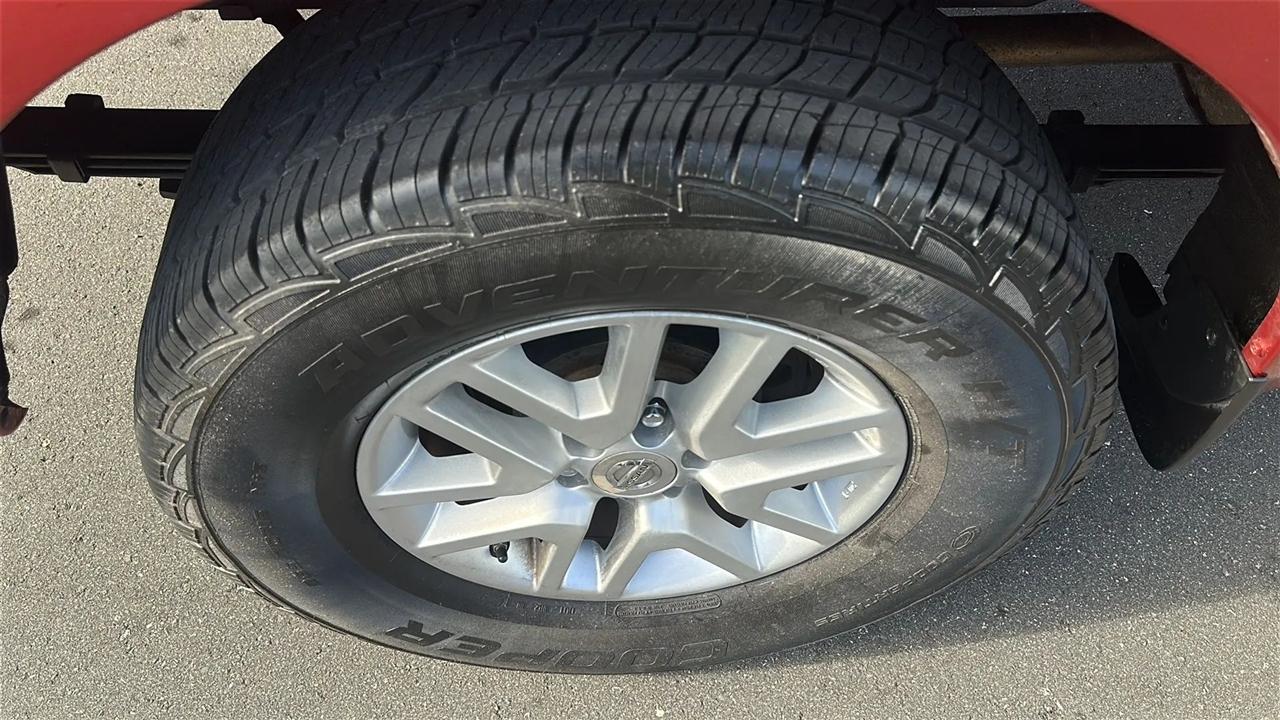 Nissan Frontier 2WD Crew Cab SWB Auto SV 2015