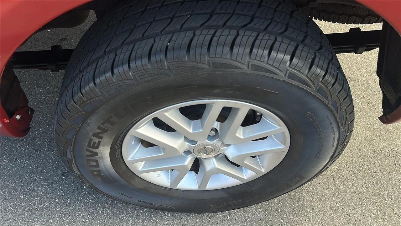 Nissan Frontier 2WD Crew Cab SWB Auto SV 2015