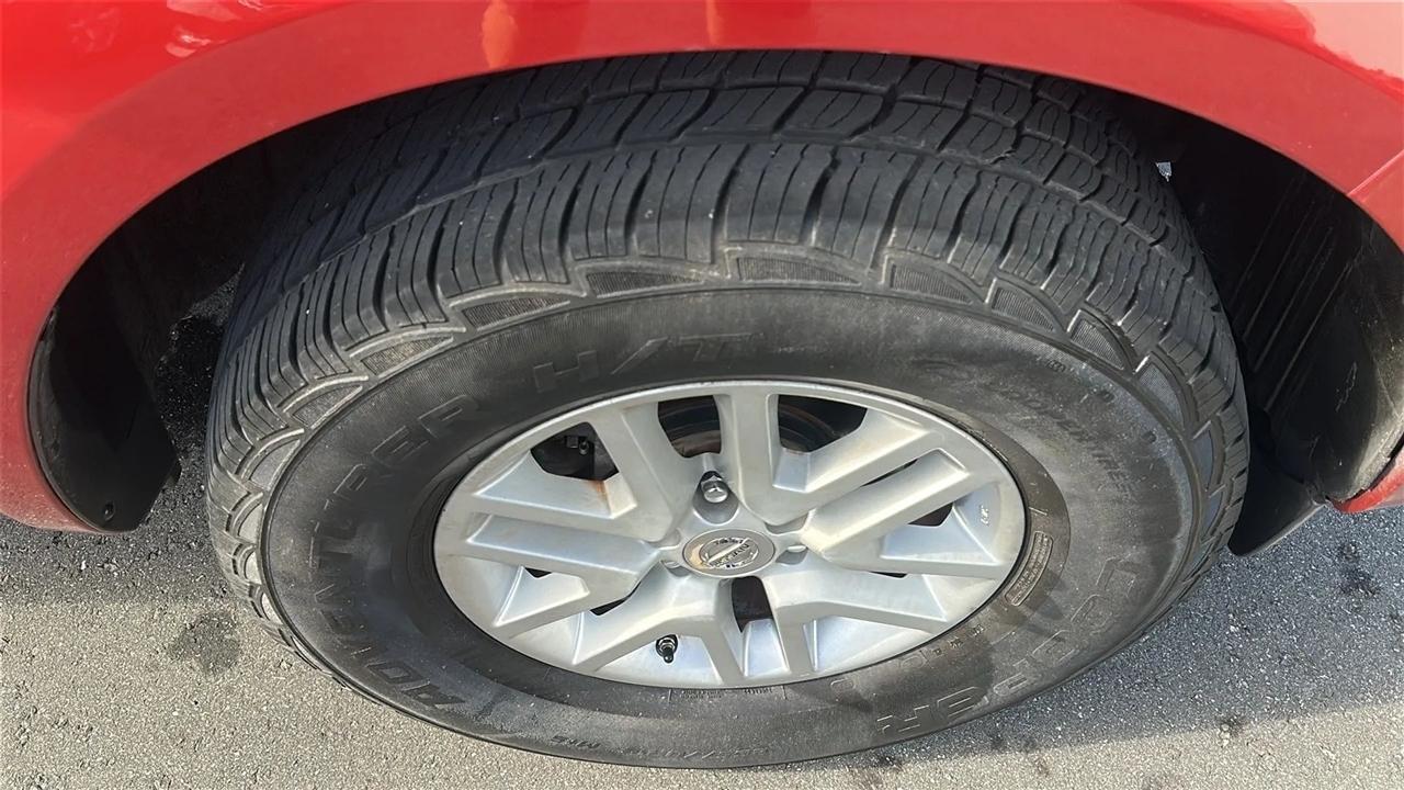Nissan Frontier 2WD Crew Cab SWB Auto SV 2015