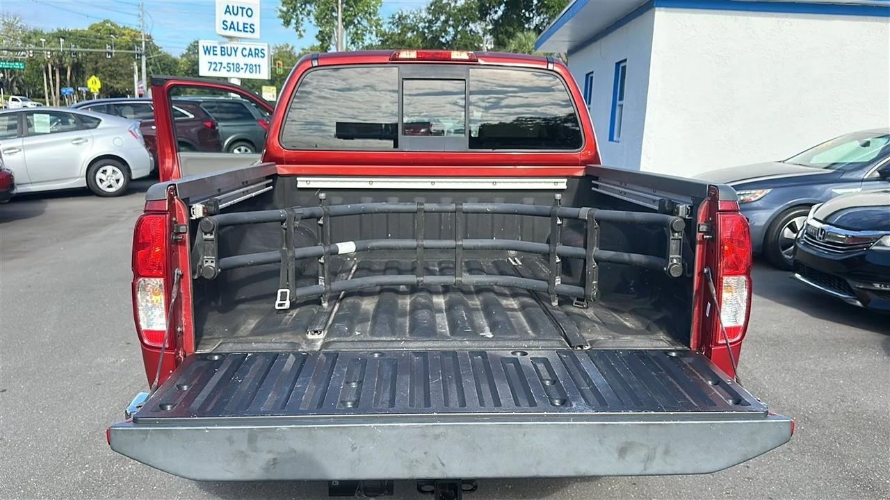 Nissan Frontier 2WD Crew Cab SWB Auto SV 2015