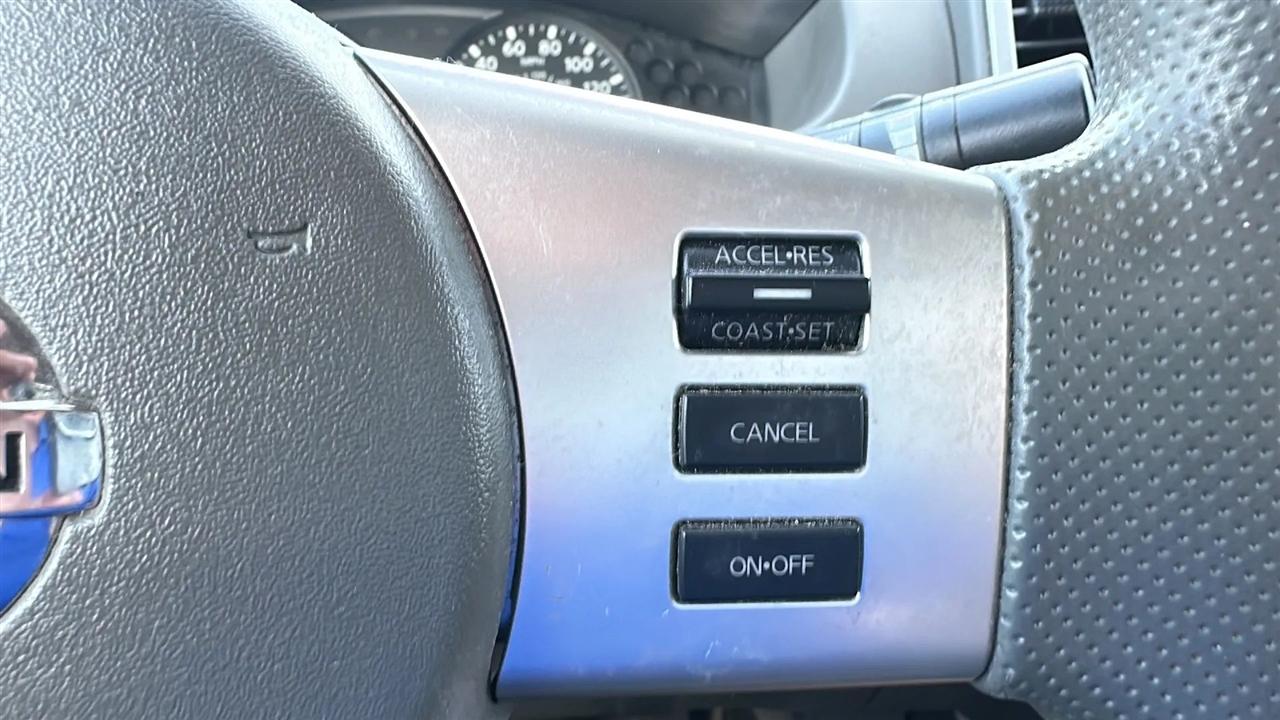 Nissan Frontier 2WD Crew Cab SWB Auto SV 2015