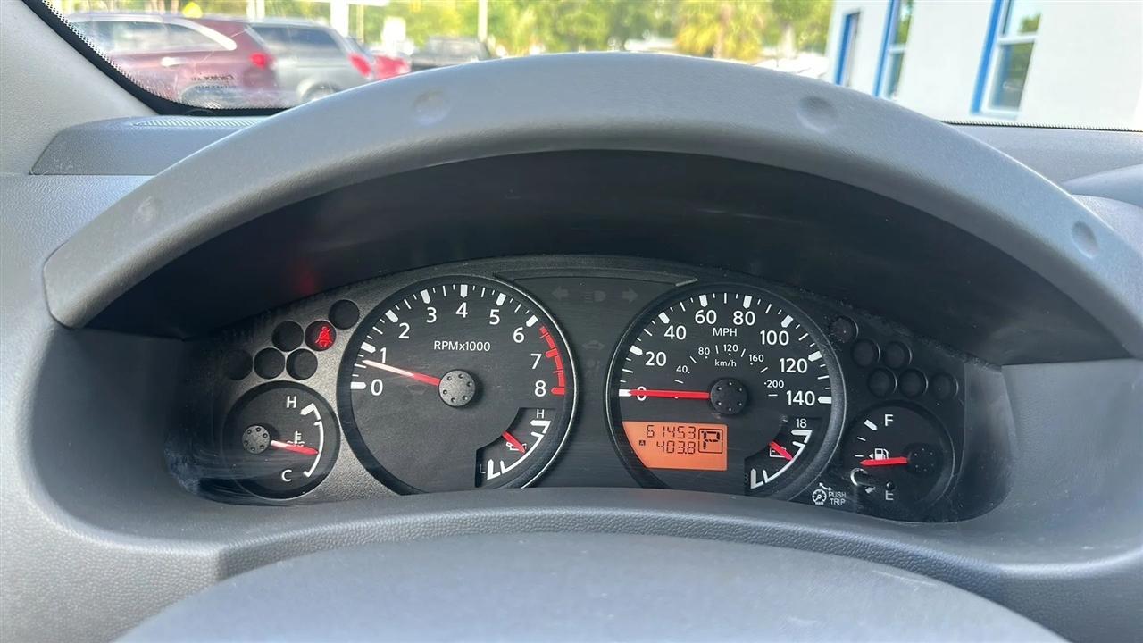 Nissan Frontier 2WD Crew Cab SWB Auto SV 2015