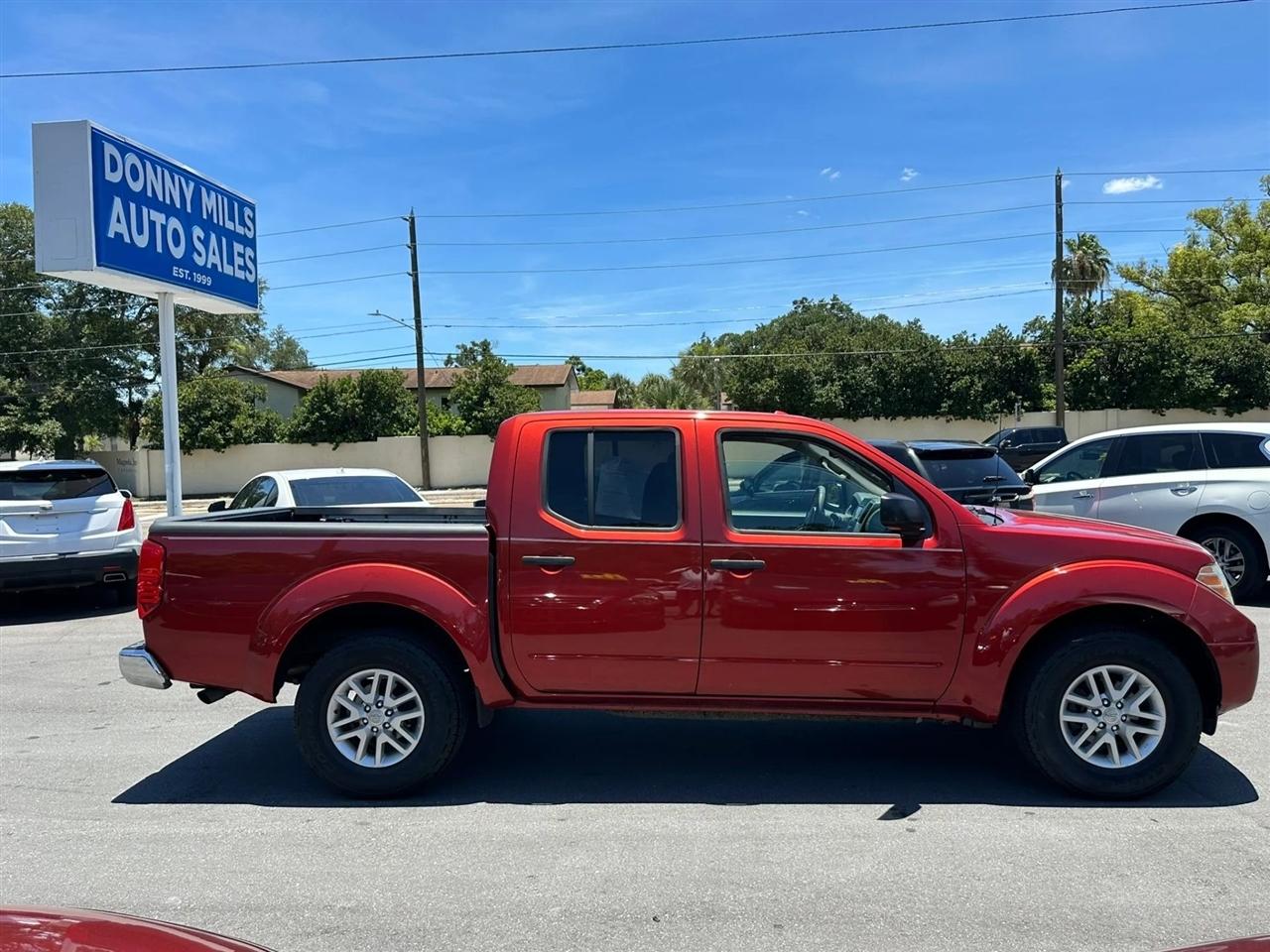Nissan Frontier 2WD Crew Cab SWB Auto SV 2015