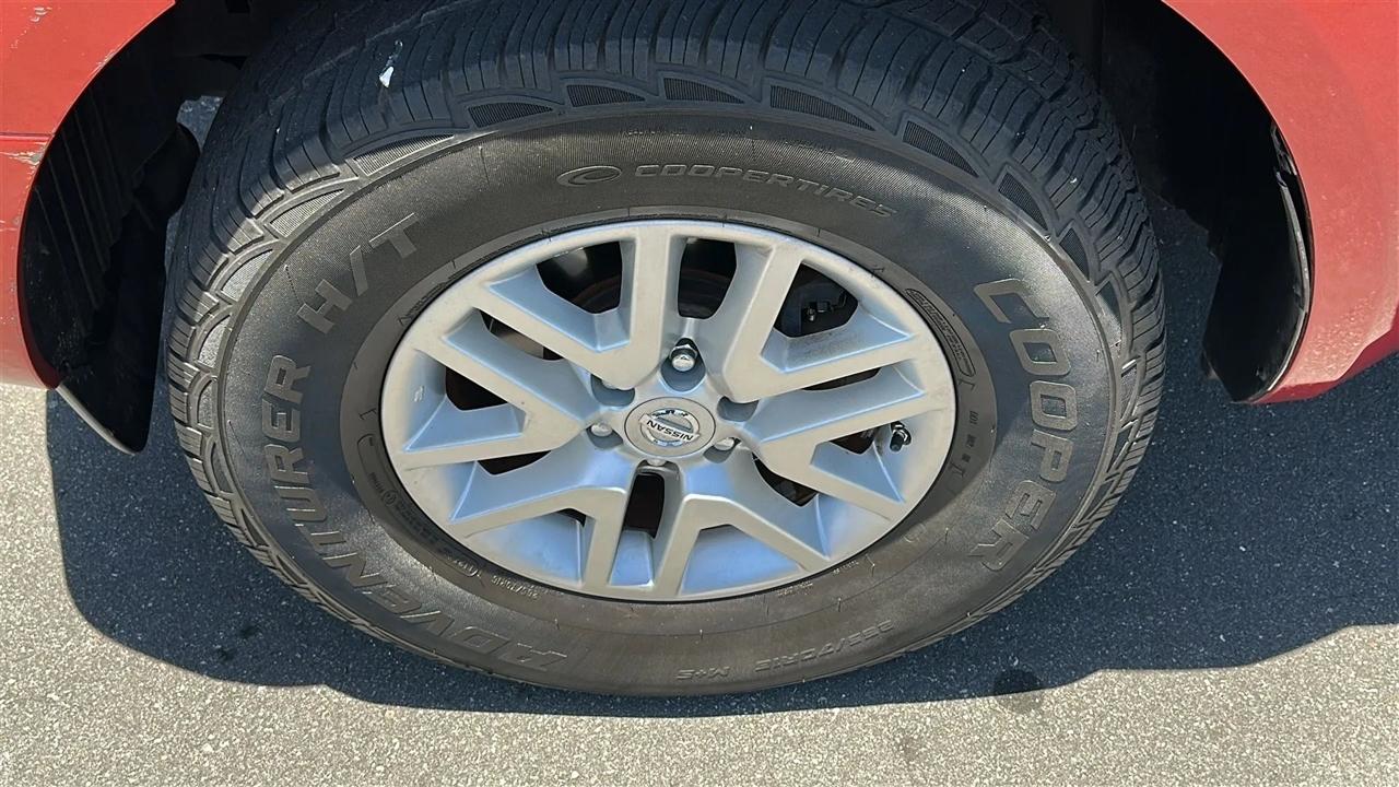 Nissan Frontier 2WD Crew Cab SWB Auto SV 2015