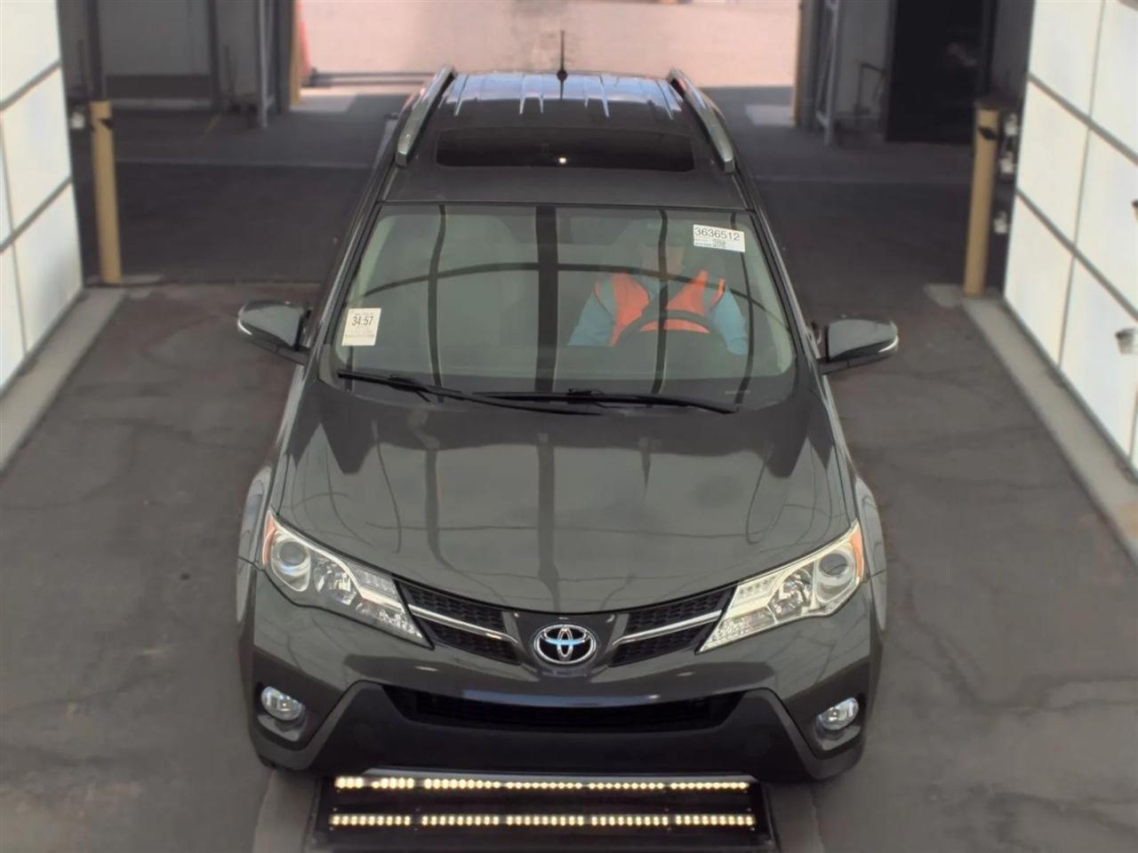 Toyota RAV4 FWD 4dr XLE (Natl) 2013