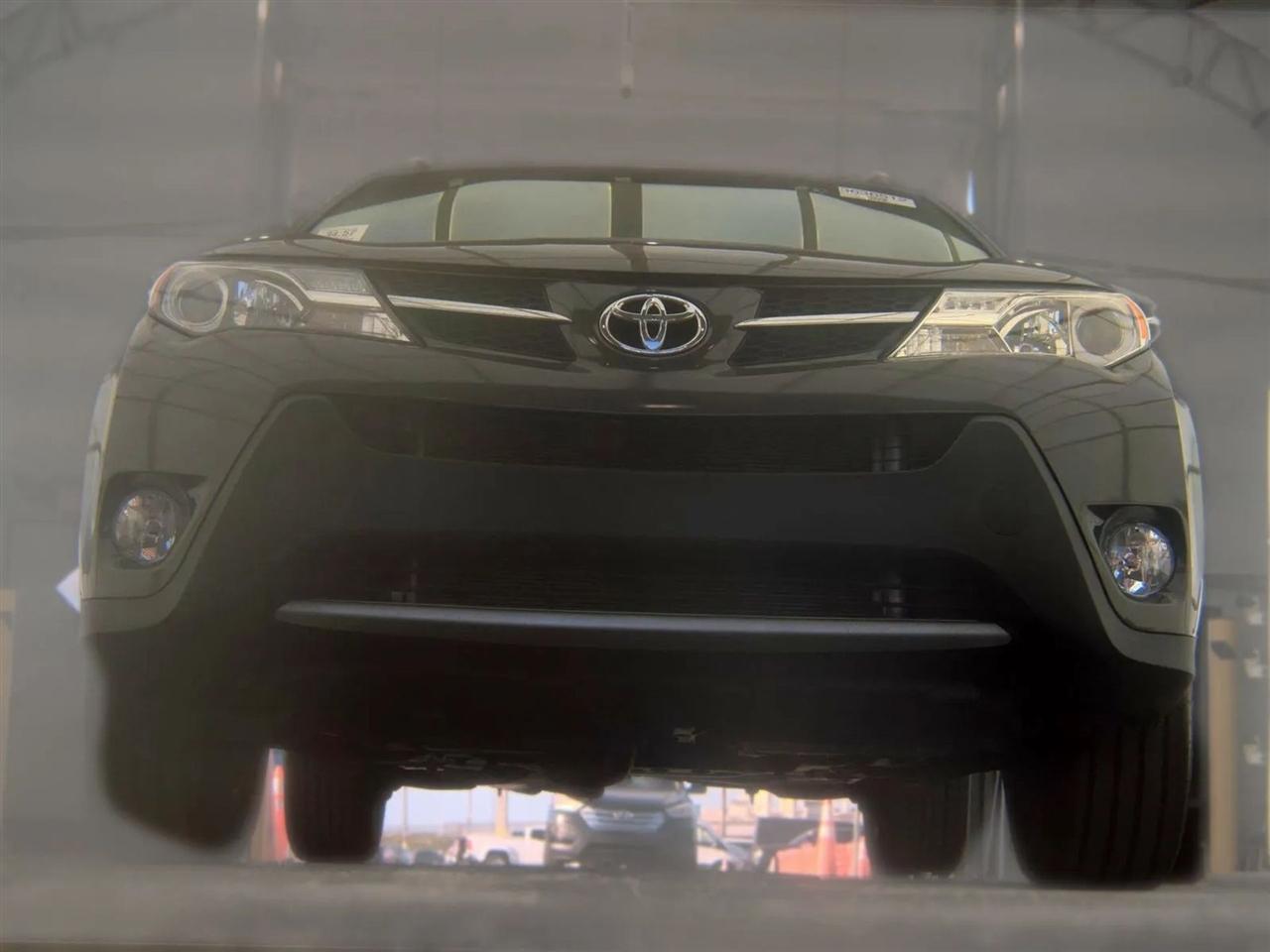 Toyota RAV4 FWD 4dr XLE (Natl) 2013