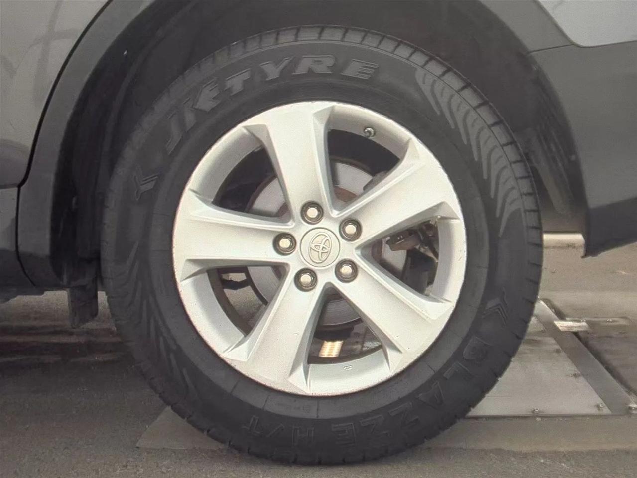 Toyota RAV4 FWD 4dr XLE (Natl) 2013