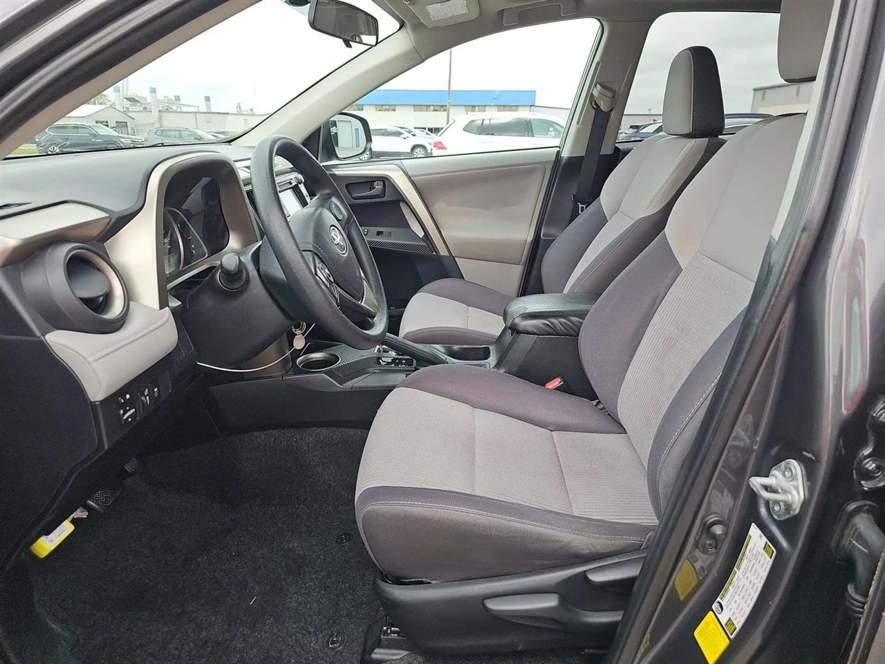 Toyota RAV4 FWD 4dr XLE (Natl) 2013