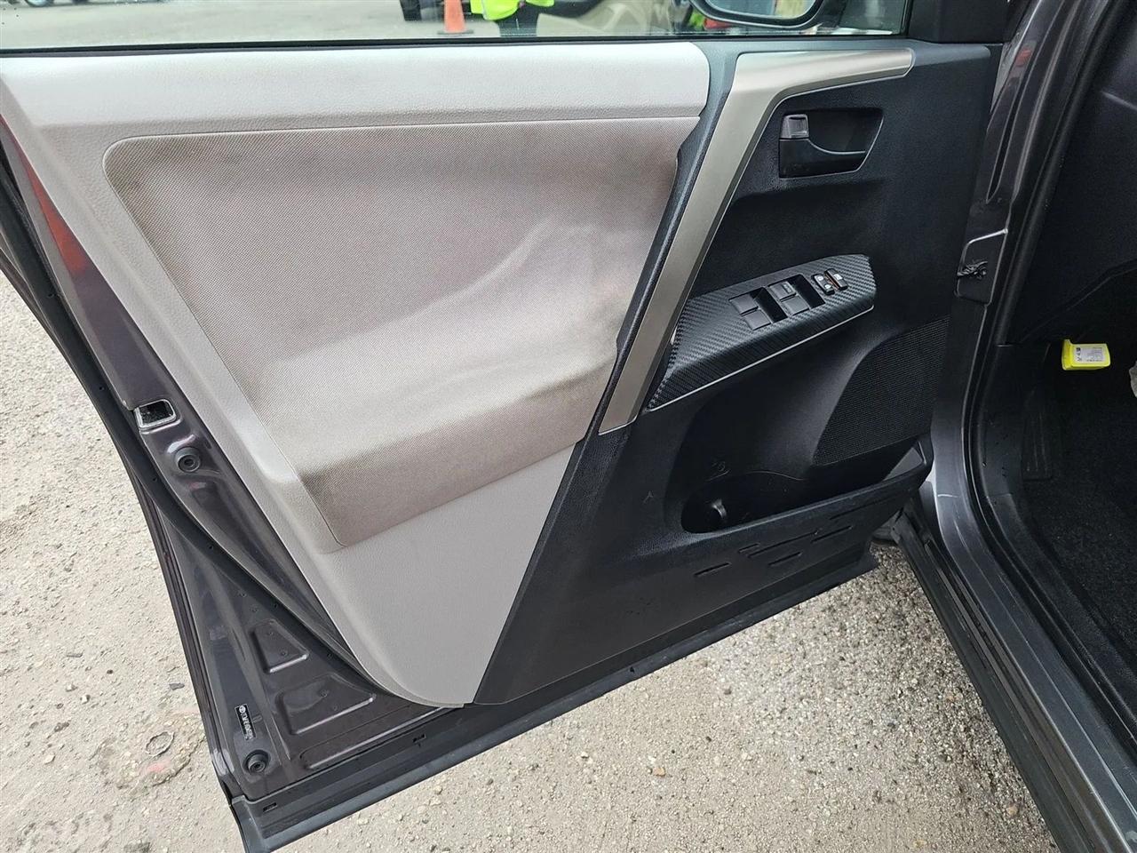 Toyota RAV4 FWD 4dr XLE (Natl) 2013