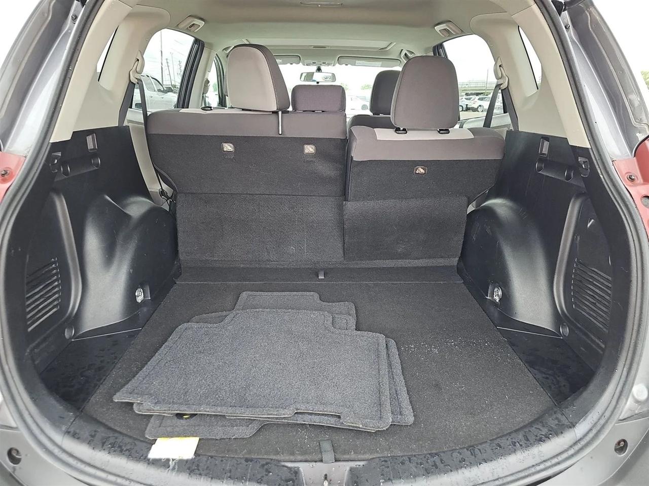 Toyota RAV4 FWD 4dr XLE (Natl) 2013