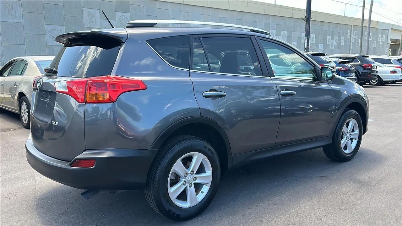 Toyota RAV4 FWD 4dr XLE (Natl) 2013