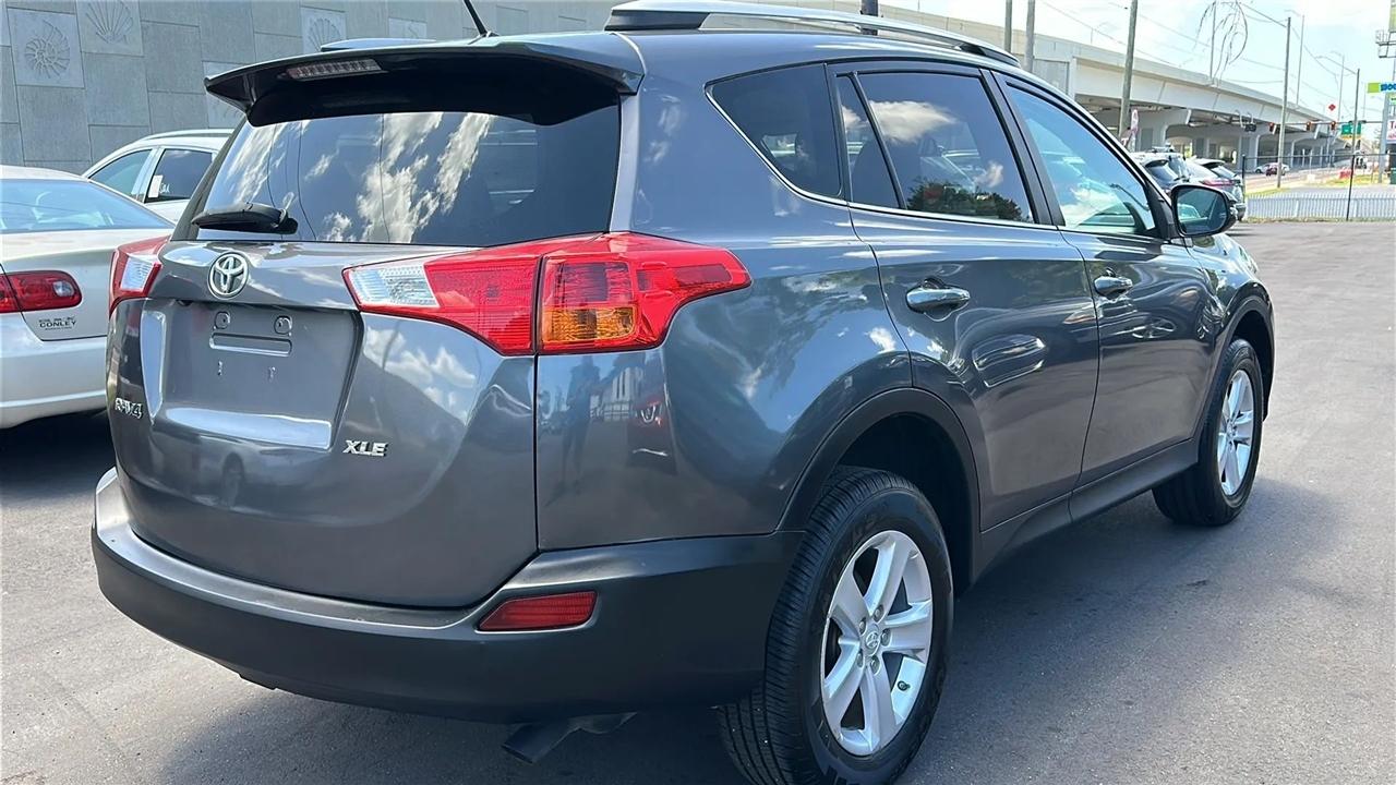 Toyota RAV4 FWD 4dr XLE (Natl) 2013