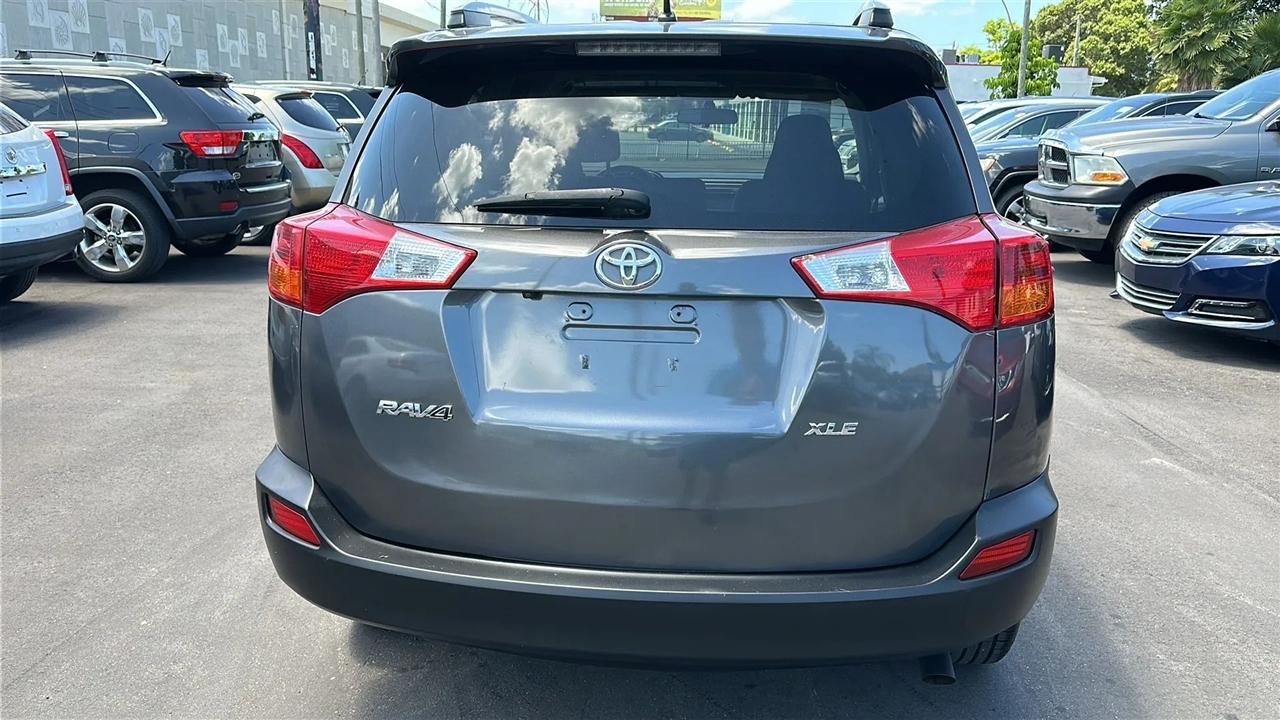 Toyota RAV4 FWD 4dr XLE (Natl) 2013