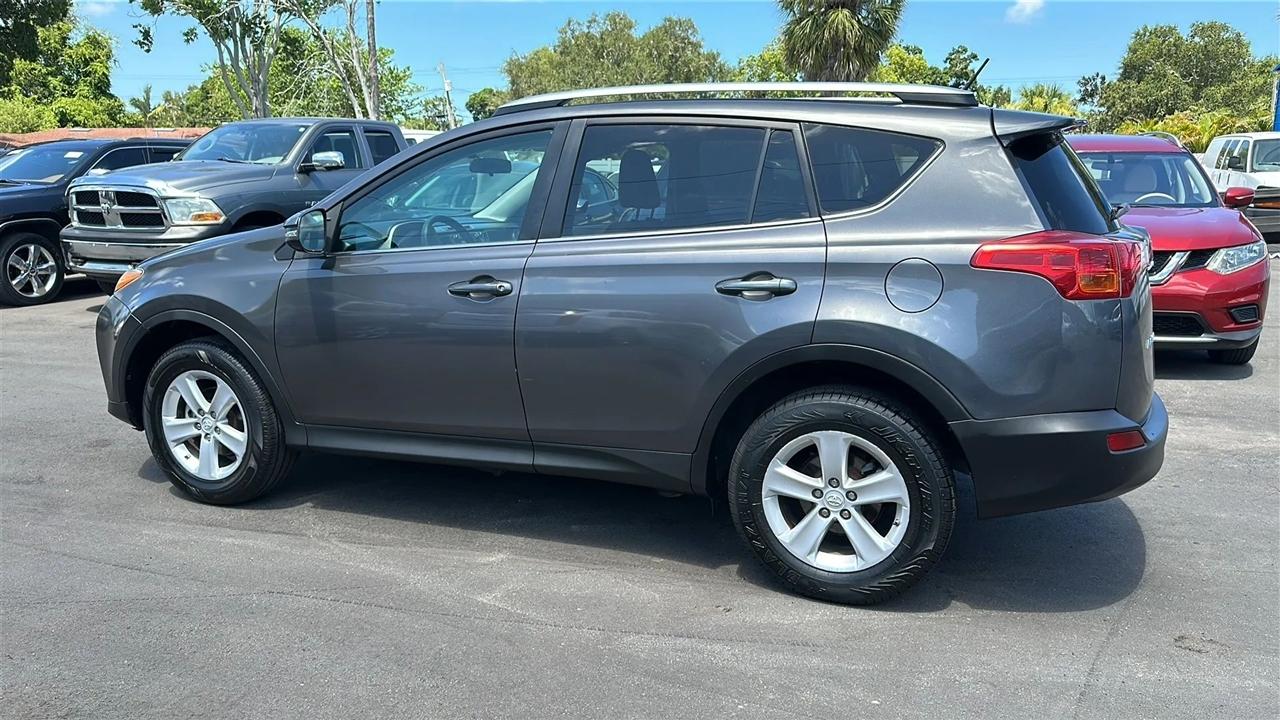 Toyota RAV4 FWD 4dr XLE (Natl) 2013