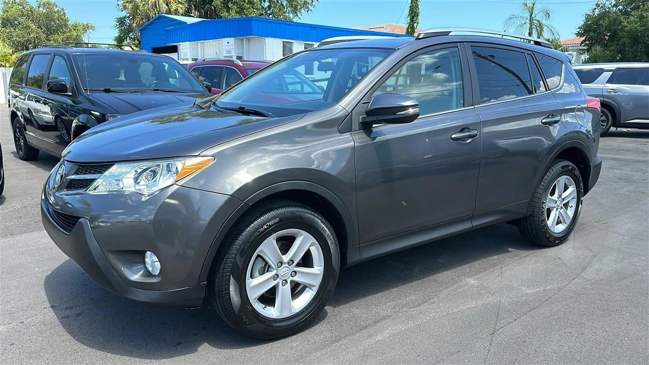 Toyota RAV4 FWD 4dr XLE (Natl) 2013