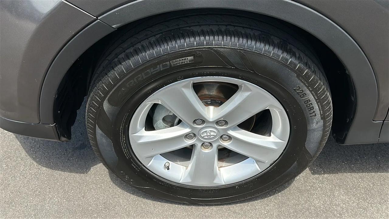 Toyota RAV4 FWD 4dr XLE (Natl) 2013