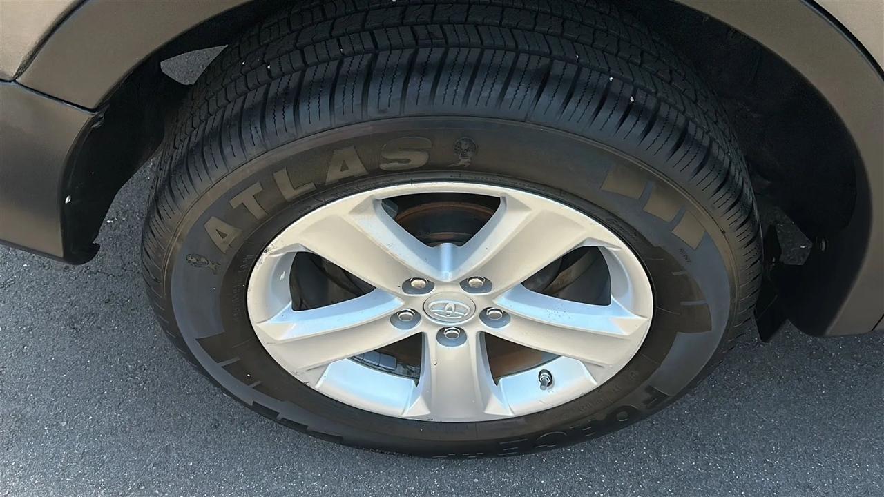 Toyota RAV4 FWD 4dr XLE (Natl) 2013
