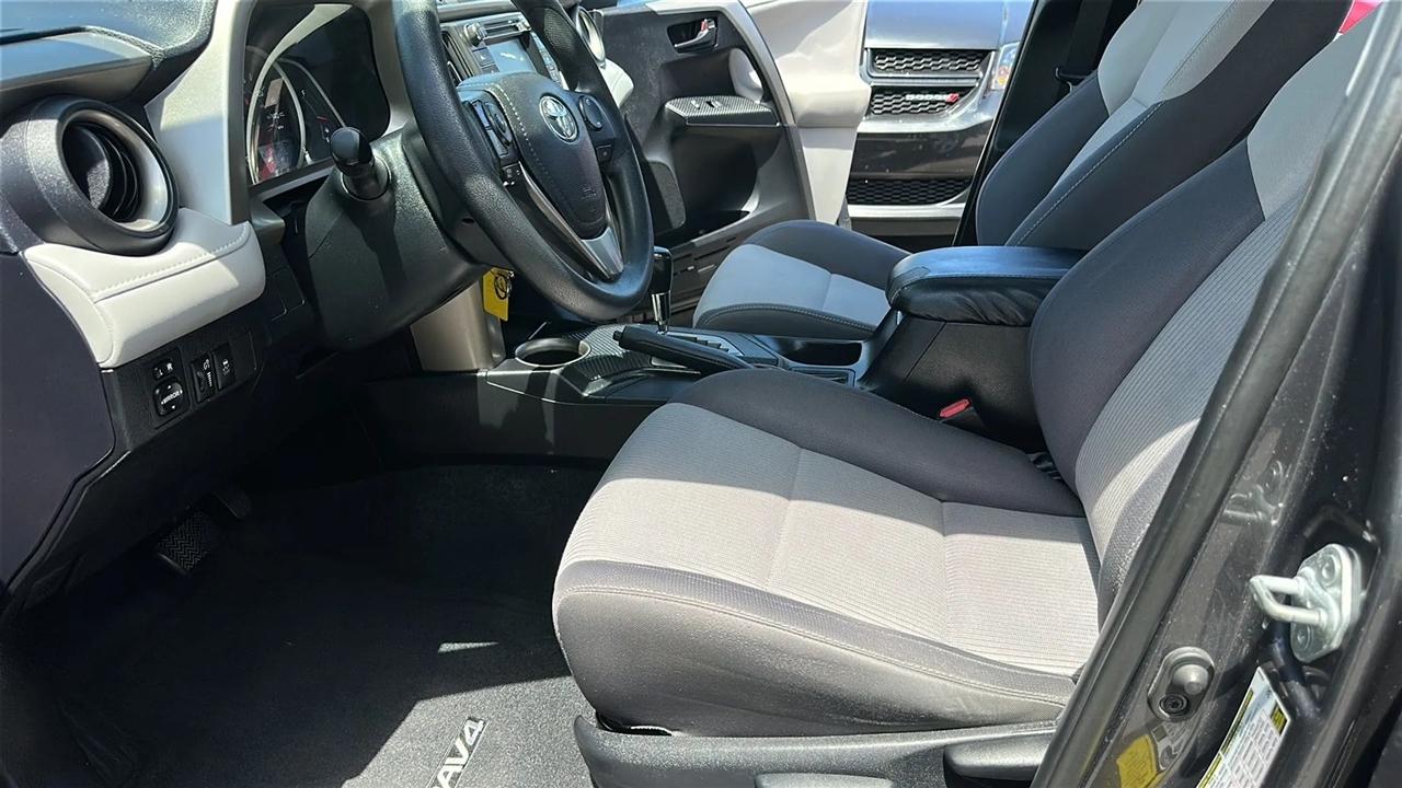Toyota RAV4 FWD 4dr XLE (Natl) 2013