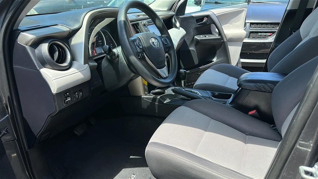 Toyota RAV4 FWD 4dr XLE (Natl) 2013