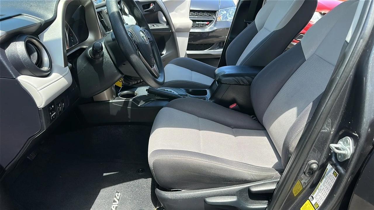 Toyota RAV4 FWD 4dr XLE (Natl) 2013