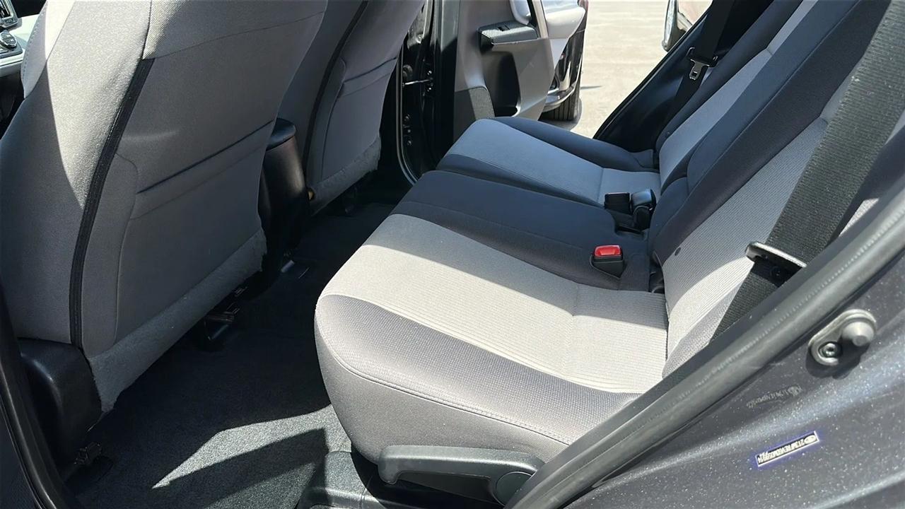 Toyota RAV4 FWD 4dr XLE (Natl) 2013