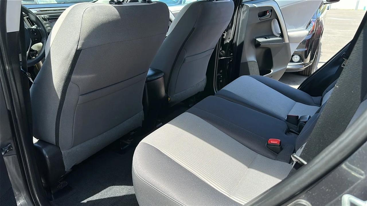 Toyota RAV4 FWD 4dr XLE (Natl) 2013
