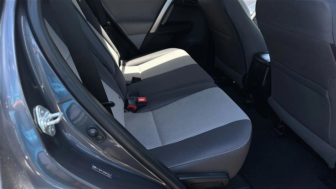 Toyota RAV4 FWD 4dr XLE (Natl) 2013