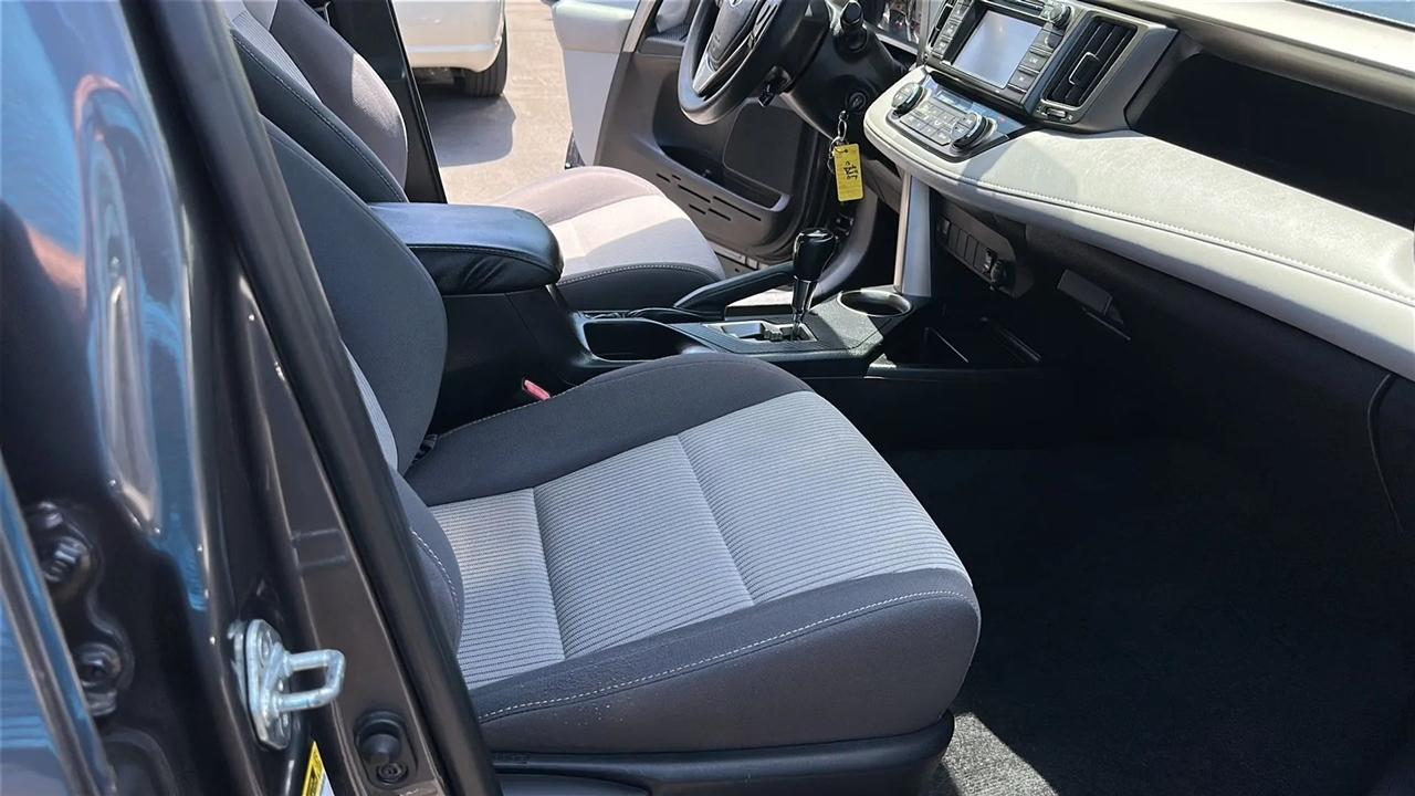 Toyota RAV4 FWD 4dr XLE (Natl) 2013