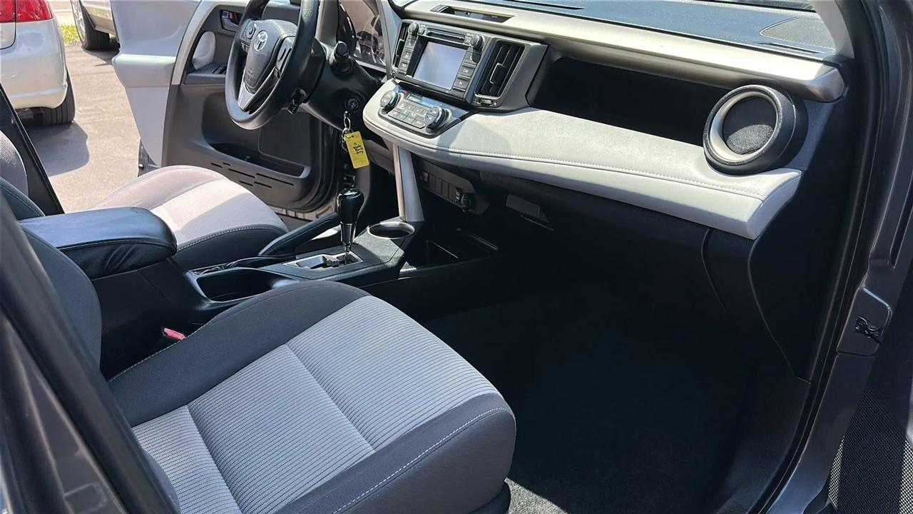 Toyota RAV4 FWD 4dr XLE (Natl) 2013