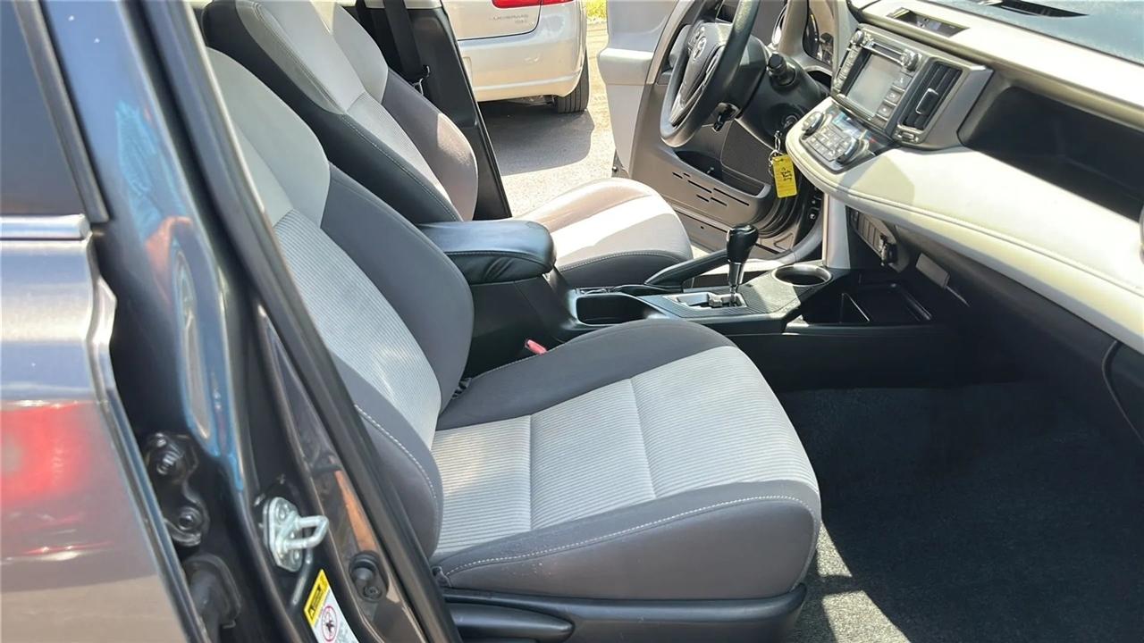 Toyota RAV4 FWD 4dr XLE (Natl) 2013