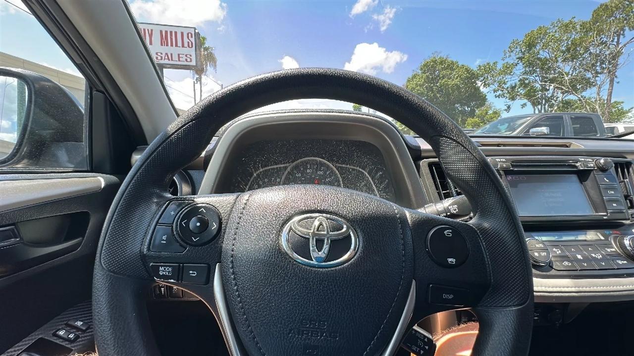 Toyota RAV4 FWD 4dr XLE (Natl) 2013
