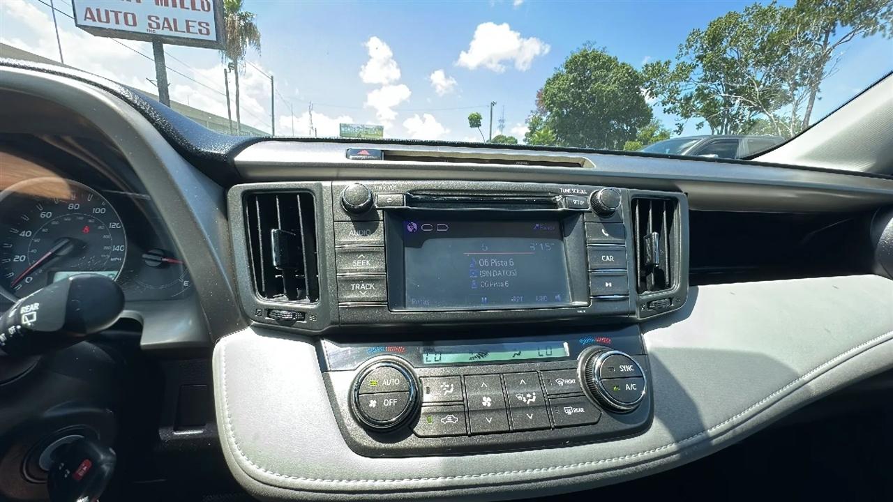 Toyota RAV4 FWD 4dr XLE (Natl) 2013