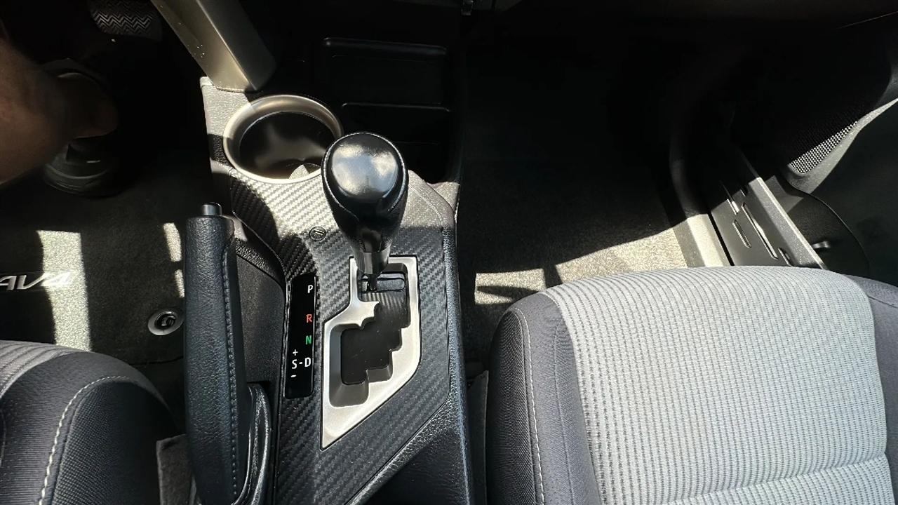 Toyota RAV4 FWD 4dr XLE (Natl) 2013