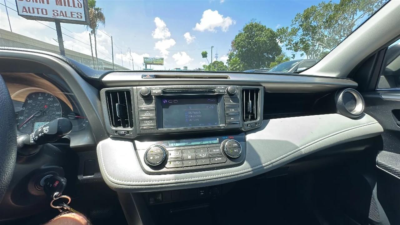 Toyota RAV4 FWD 4dr XLE (Natl) 2013