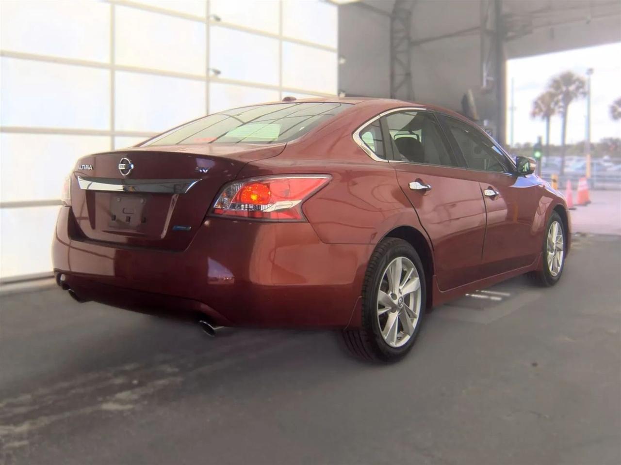 Nissan Altima 4dr Sdn I4 2.5 SV 2013