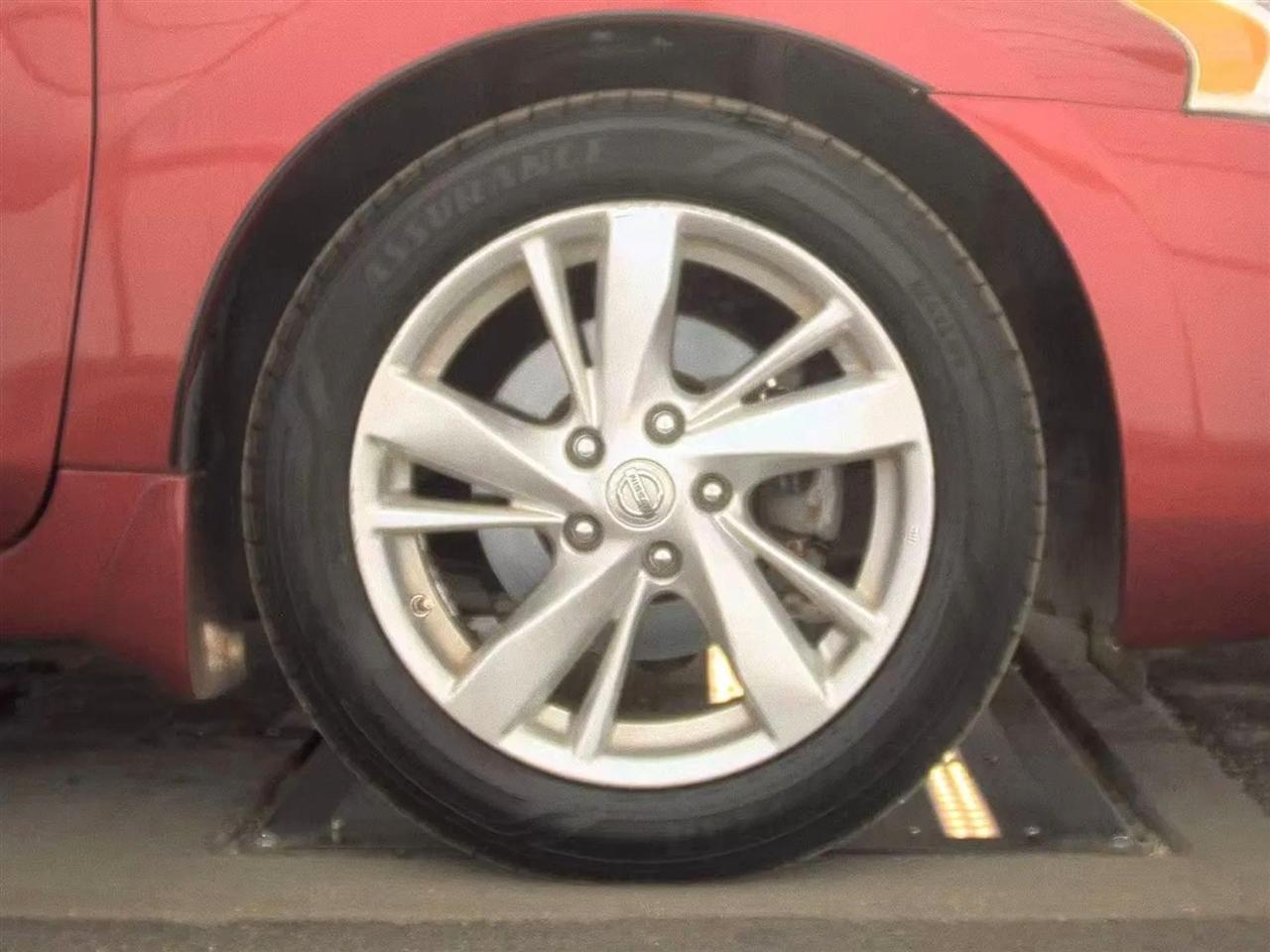 Nissan Altima 4dr Sdn I4 2.5 SV 2013