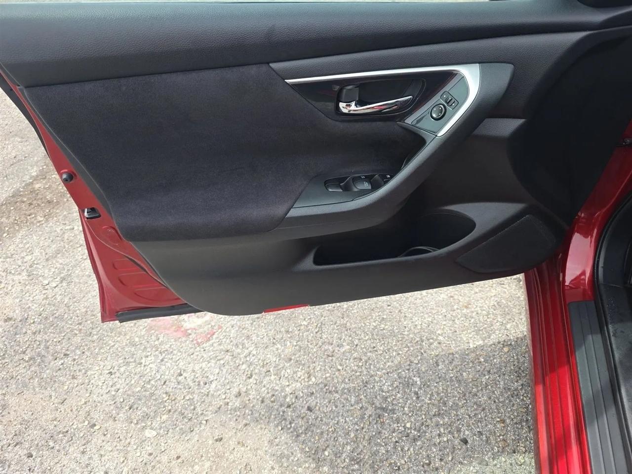 Nissan Altima 4dr Sdn I4 2.5 SV 2013